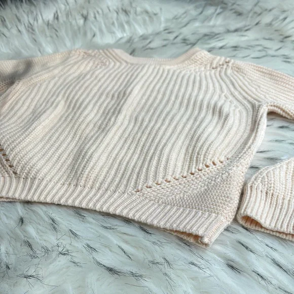 Light pink / peach knitted cropped sweater - Picture 4 of 5